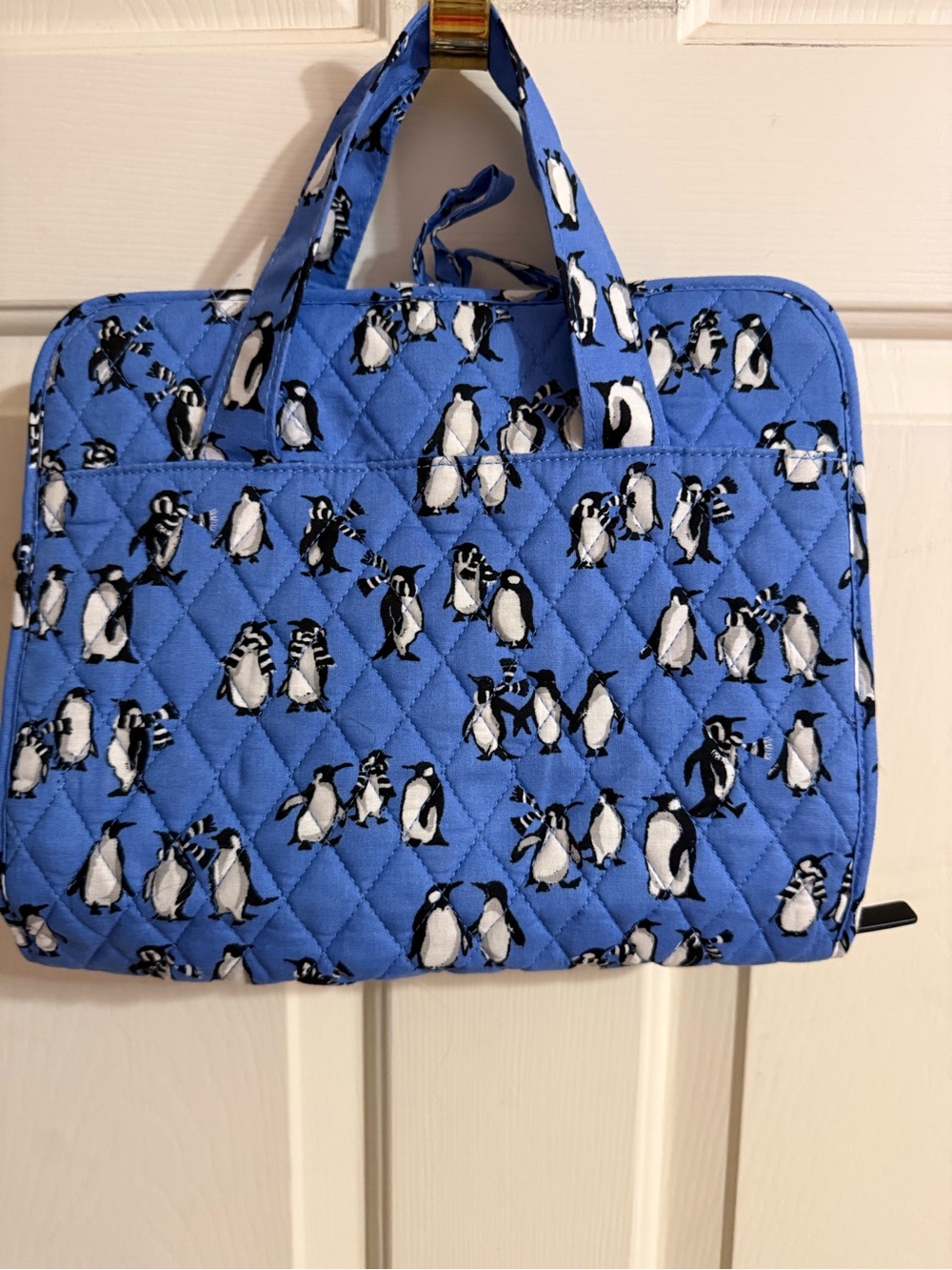 Vera Bradley Quilted Blue Penguin Print Travel Hanging Cosmetic